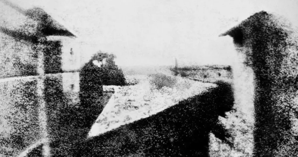 first photograph ever; das erste bild mit einer kamera gemacht; wichtig für die geschichte der fotografie; important for the story of photography